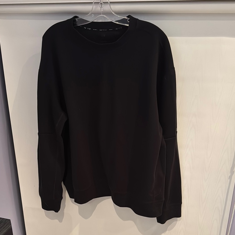 Stylish Black Crewneck Sweatshirt